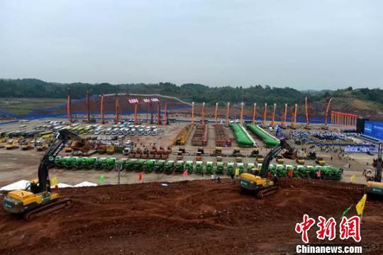 成都天府國際機場開工儀式在簡陽舉行?！埨藬z