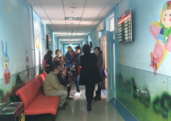 300名涉案嫌疑人集體“失聯(lián)” 誰(shuí)在為問(wèn)題疫苗“保駕護(hù)航”？