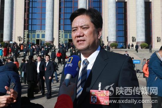 全國政協(xié)十二屆五次會議閉幕&nbsp;住陜委員話協(xié)商民主談回陜履職