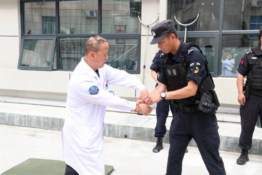 圖示, 示意圖

中度可信度描述已自動生成:ver1