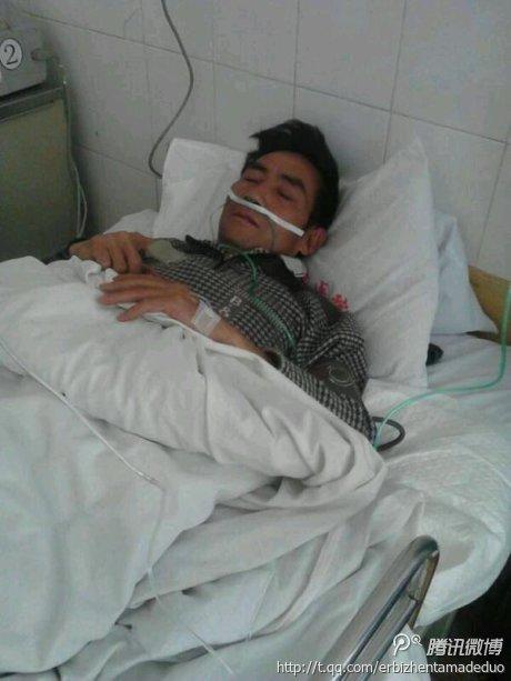 云南巧家一名討薪民工縣委大院喝農(nóng)藥(圖)