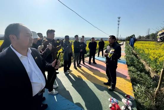 d9758235a9a2932b9133b3c835a3503