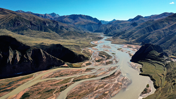 初秋，瀾滄江源的辮狀河流。張皓芃攝
