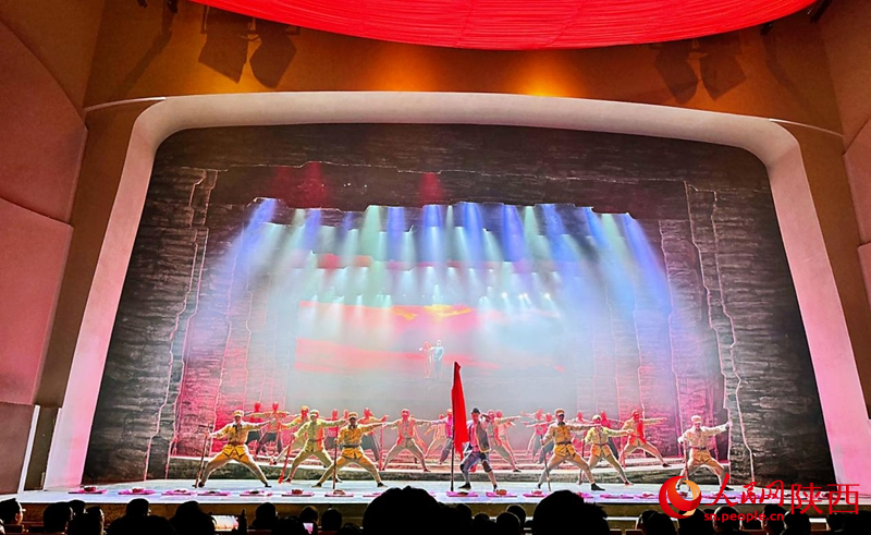 紅秀《延安延安》演出現(xiàn)場。人民網(wǎng)記者 賈凱璐攝