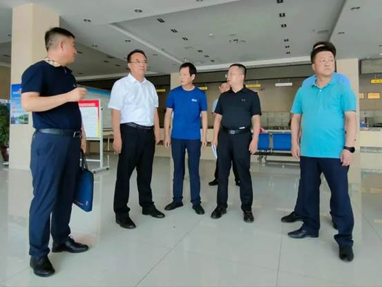 區(qū)政府主要領(lǐng)導(dǎo)檢查指導(dǎo)文明城市創(chuàng)建工作