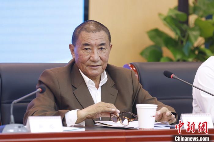 5月19日,由中國人權研究會、中國西藏文化保護與發(fā)展協會、中國藏學研究中心主辦的“紀念西藏和平解放70周年國際學術研討會”在北京舉行。西藏自治區(qū)政協副主席珠康·土登克珠指出,長期以來,西方敵對勢力和達賴集團完全不顧事實真相,誣蔑造謠西藏“缺乏宗教信仰自由”。事實上,在西藏,寺院受到有效保護,廣大信教群眾的宗教信仰得到尊重,僧侶的宗教活動有序進行,宗教信仰自由政策在西藏得到全面、正確的貫徹執(zhí)行?!?<a target='_blank' >中新社</a>記者 韓海丹 攝 點擊進入下一頁