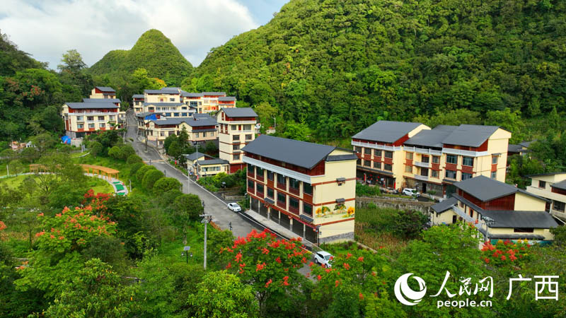 “清涼小鎮(zhèn)”火賣村。人民網(wǎng) 付華周攝 “清涼小鎮(zhèn)”火賣村。人民網(wǎng) 付華周攝