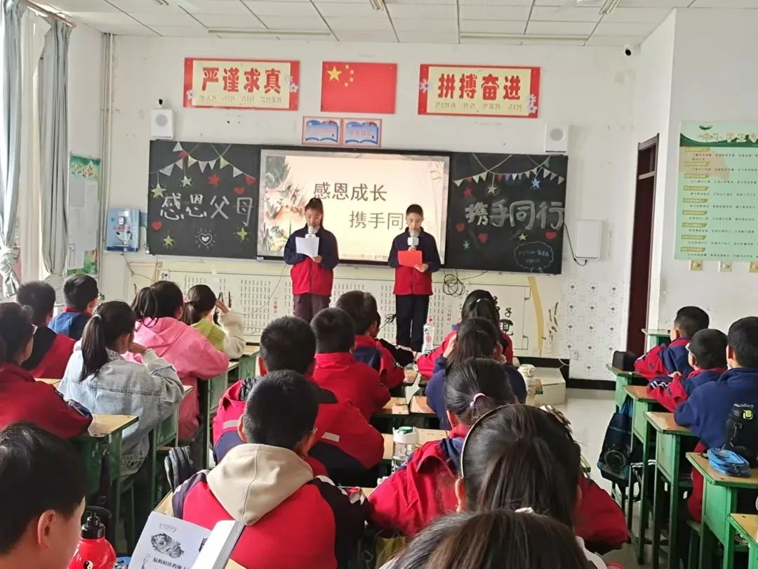 五小學(xué)生展示照片14.jpg 圖片