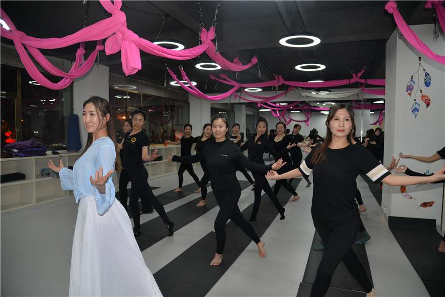 陜西靖邊：凝聚巾幗力量 綻放女性芳華_fororder_舞韻瑜伽 (3).JPG